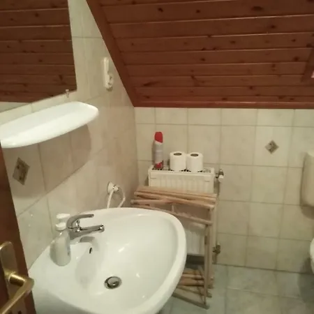Kovacs Apartman * Gyenesdias